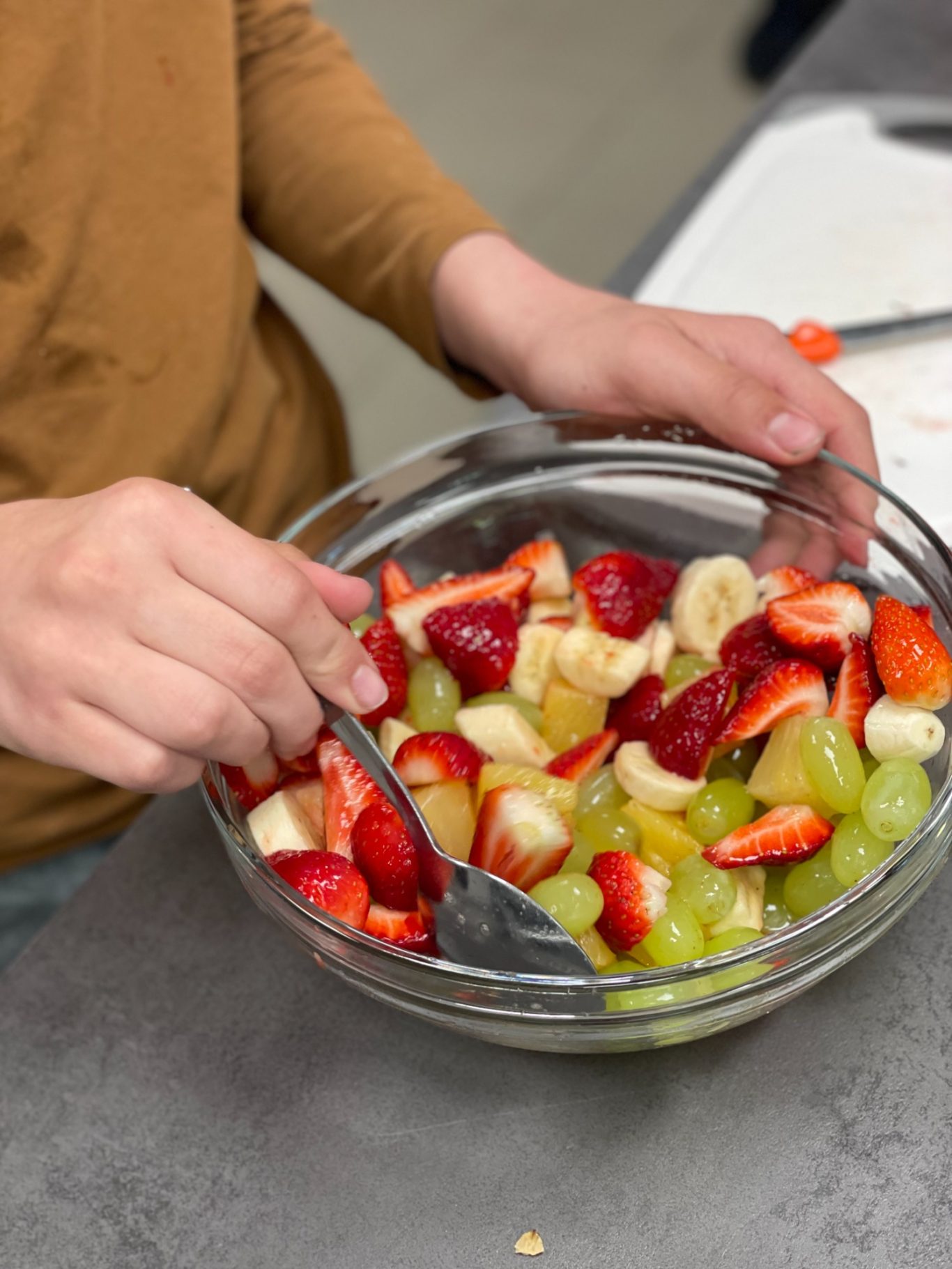 Obstsalat im Fach Hauswirtschaft
